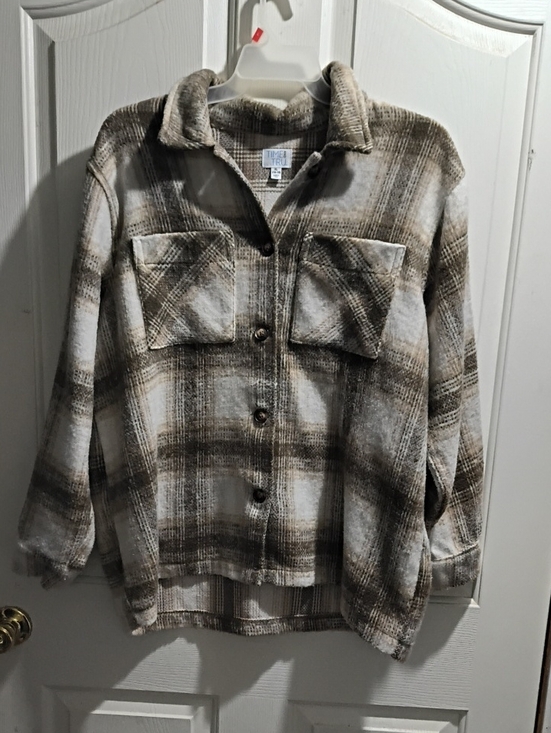 Time and Tru Jackets & Blazers - Time and Tru Plaid Button-Front Shirt Jacket in Brown and Cream